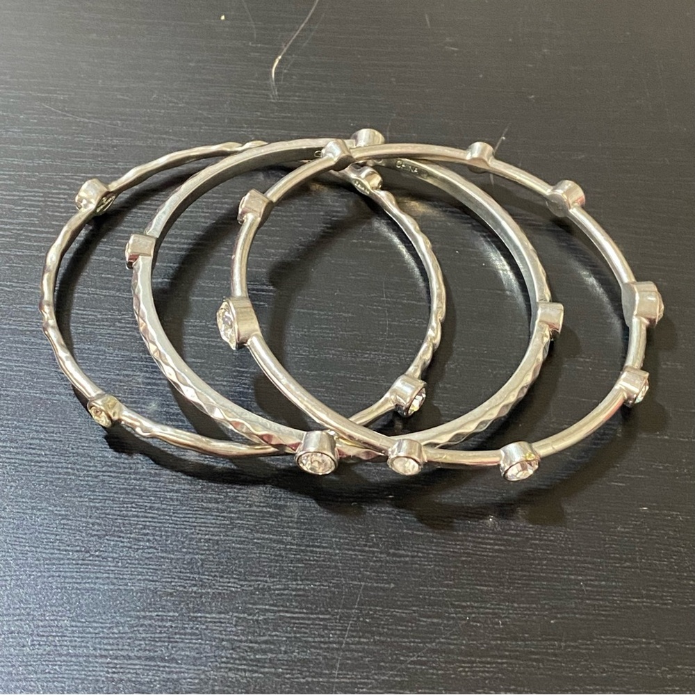 GRAZIANO Elegant Silver & Rhinestone Bangle Set